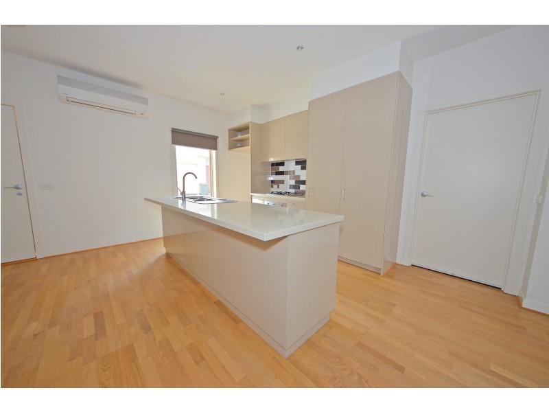 4/43-45 Winbirra Parade, Ashwood VIC 3147