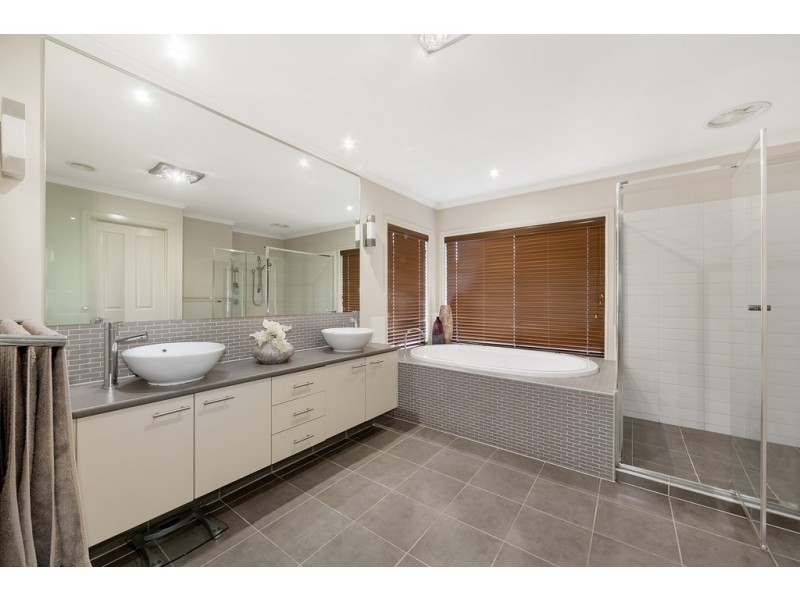 5 Jells Road, Wheelers Hill VIC 3150