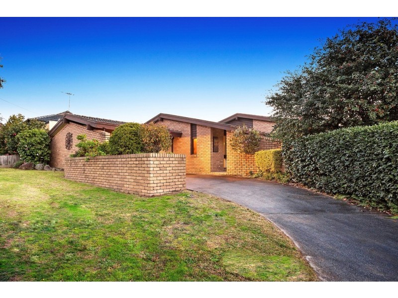 24 Stableford Avenue, Glen Waverley VIC 3150