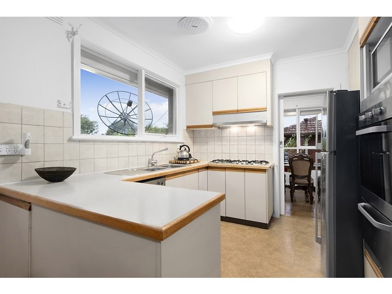 62 Ivanhoe Street, Glen Waverley VIC 3150