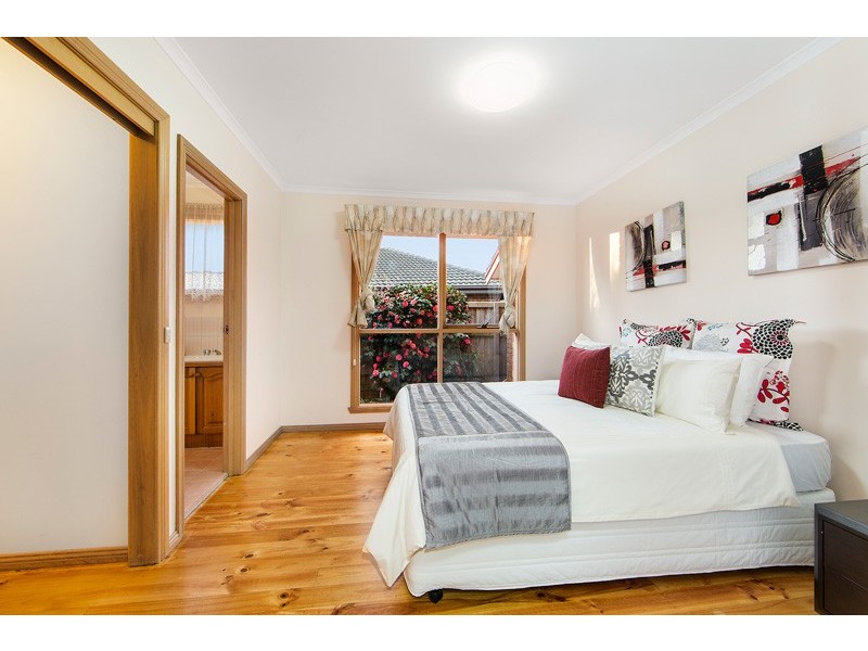 10 Bemboka Court, Wantirna South VIC 3152