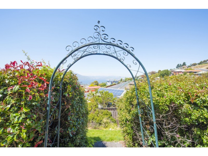 2 Hardman Court, Rosetta TAS 7010