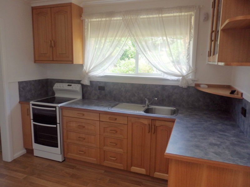 5 St Helens Street, Lindisfarne TAS 7015