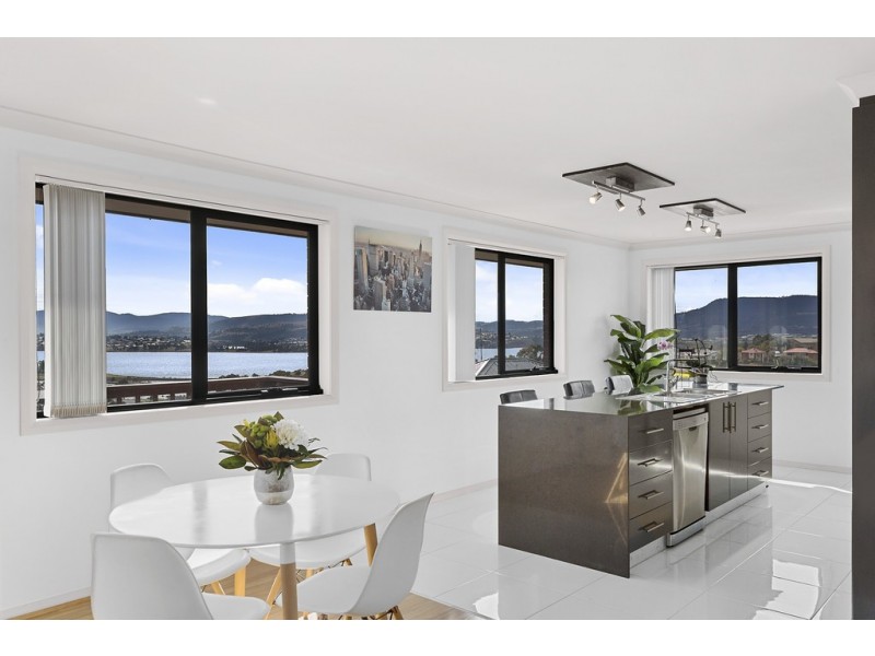 16 Navigators Rise, Granton TAS 7030