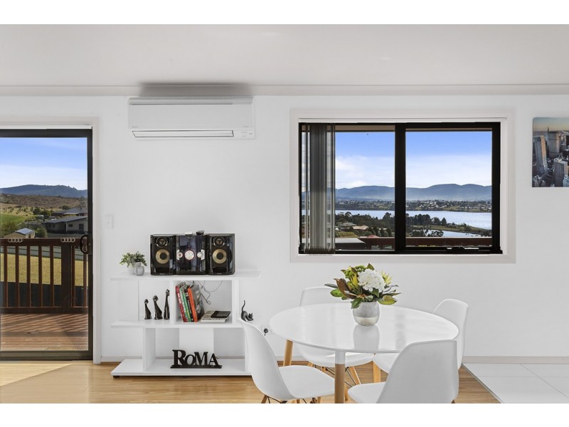 16 Navigators Rise, Granton TAS 7030