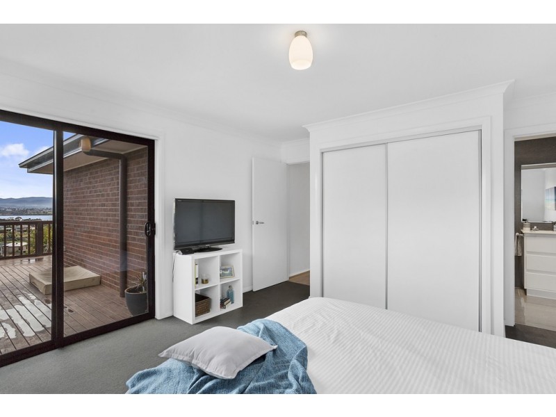16 Navigators Rise, Granton TAS 7030