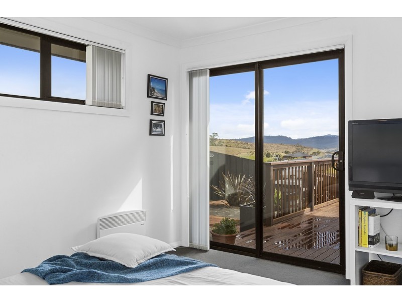 16 Navigators Rise, Granton TAS 7030
