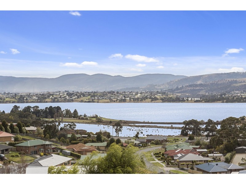 16 Navigators Rise, Granton TAS 7030