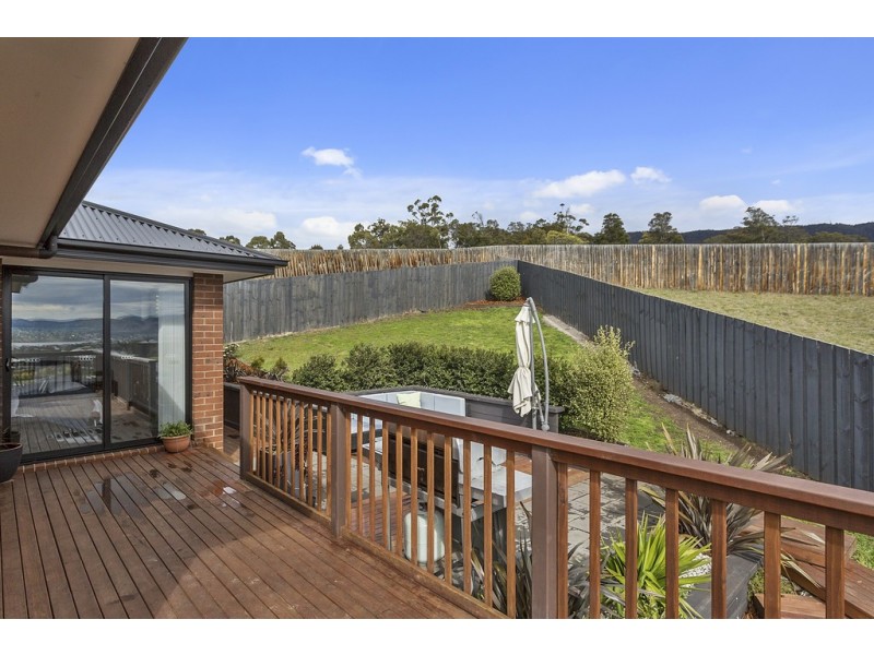 16 Navigators Rise, Granton TAS 7030