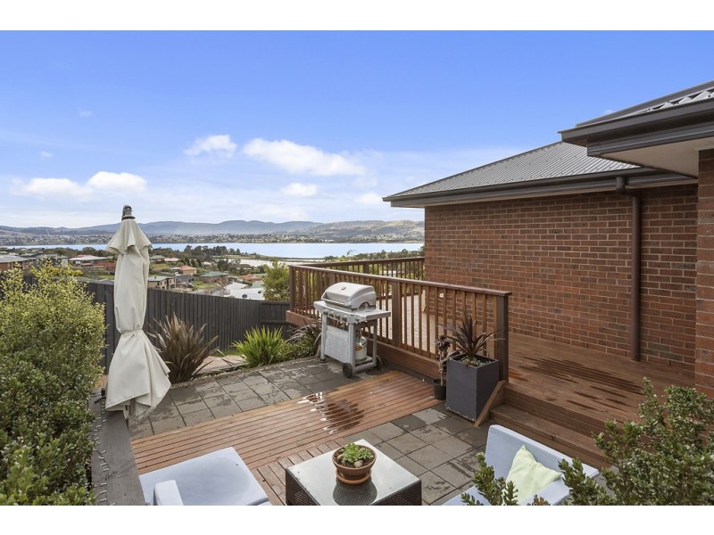 16 Navigators Rise, Granton TAS 7030