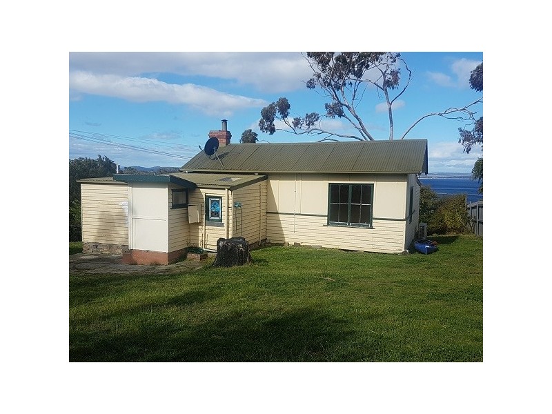 2 Blanche Avenue, Blackmans Bay TAS 7052