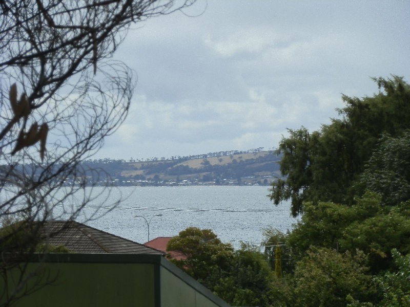2/15 Hazel Street, Blackmans Bay TAS 7052