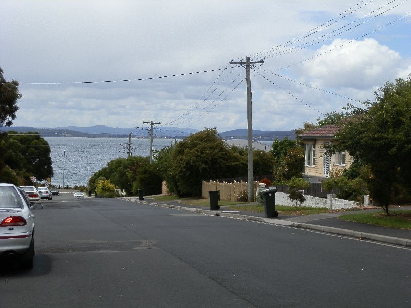 2/15 Hazel Street, Blackmans Bay TAS 7052