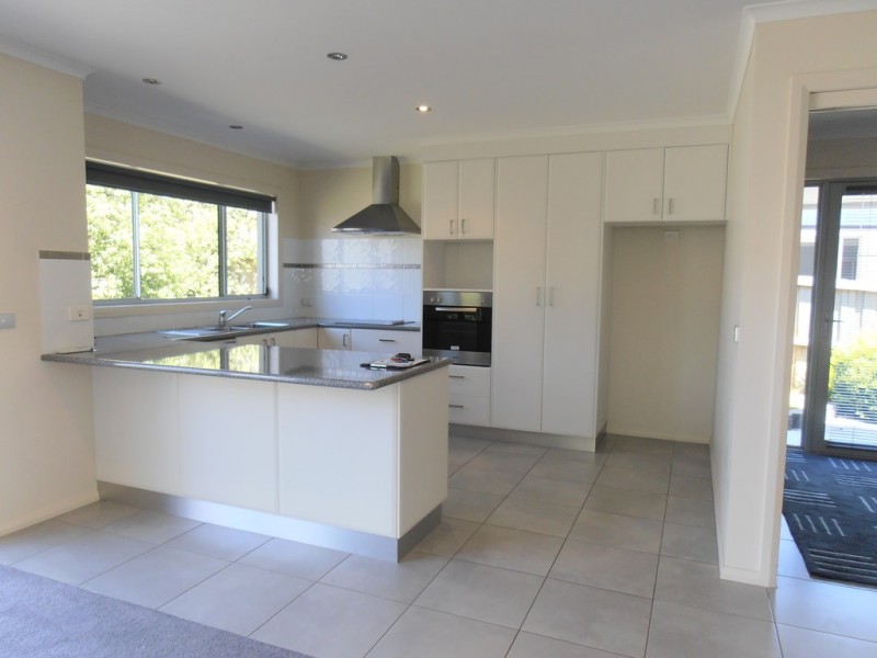 2/33 Moir Road, Kingston TAS 7050