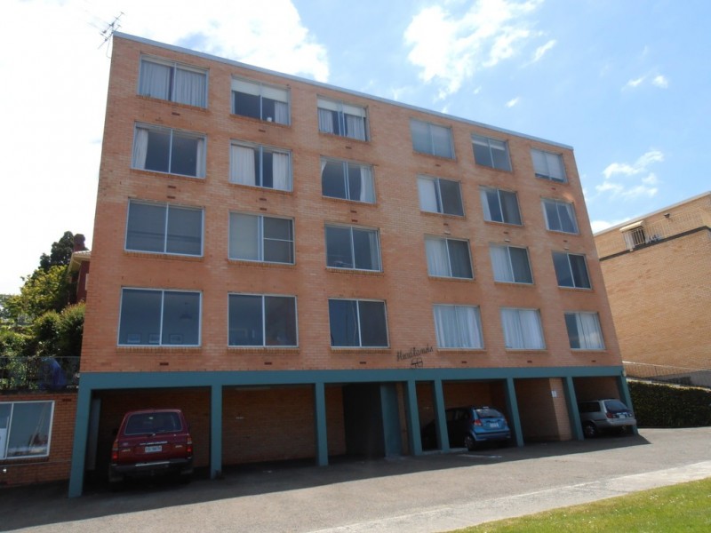 2/50 Marieville Esplanade, Sandy Bay TAS 7005