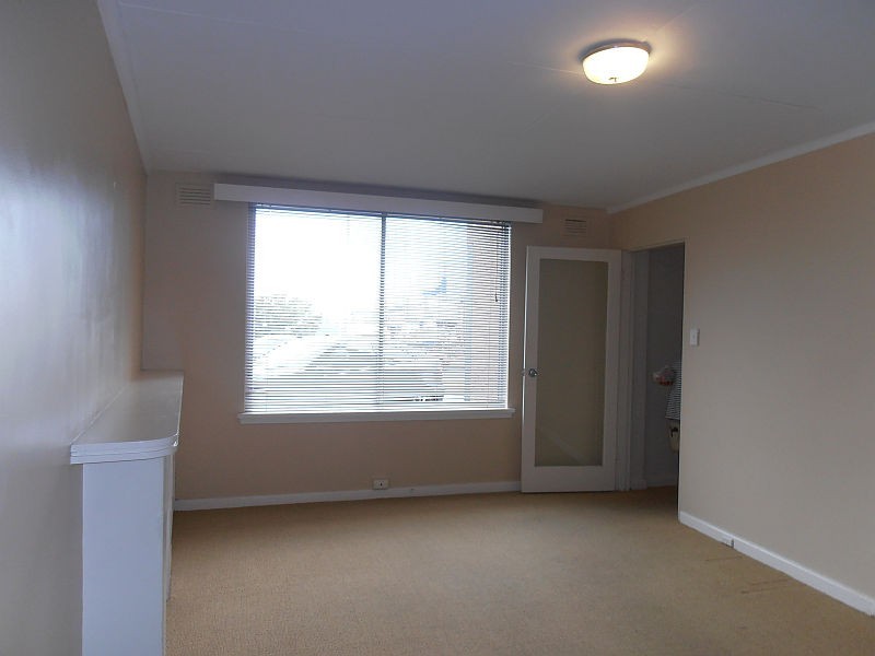 2/50 Marieville Esplanade, Sandy Bay TAS 7005