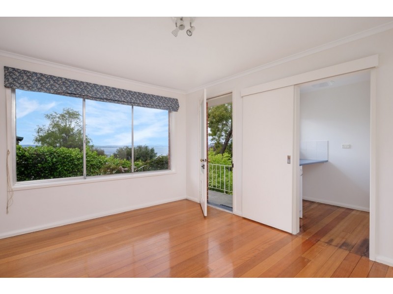 15 Tarana Road, Blackmans Bay TAS 7052