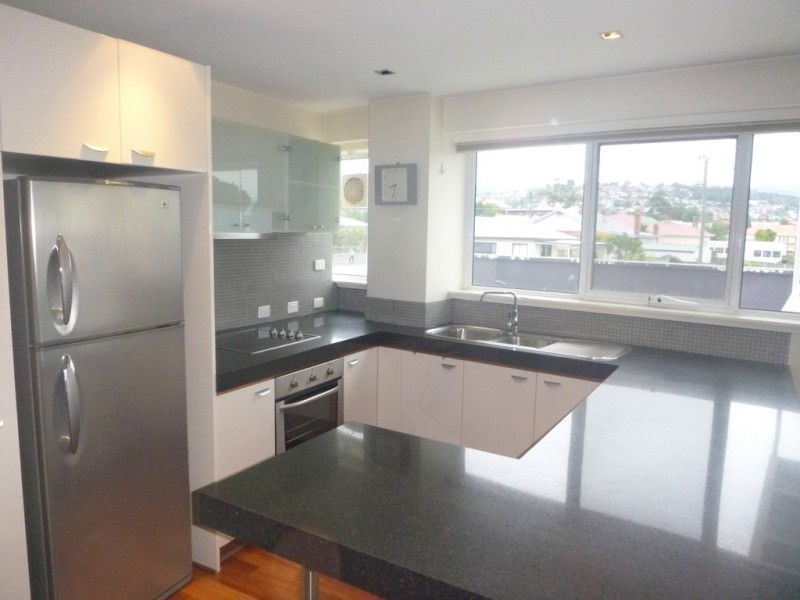 1a/33 Tower Road, New Town TAS 7008