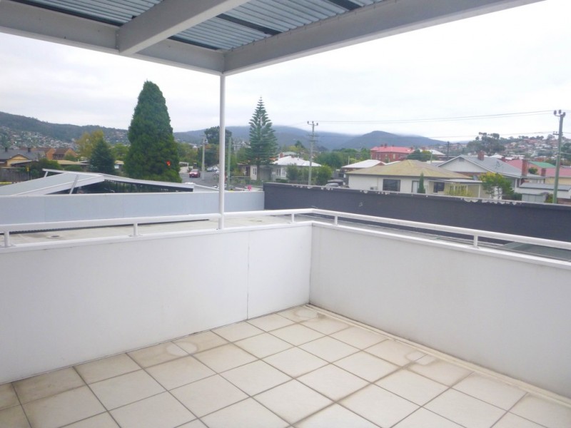 1a/33 Tower Road, New Town TAS 7008