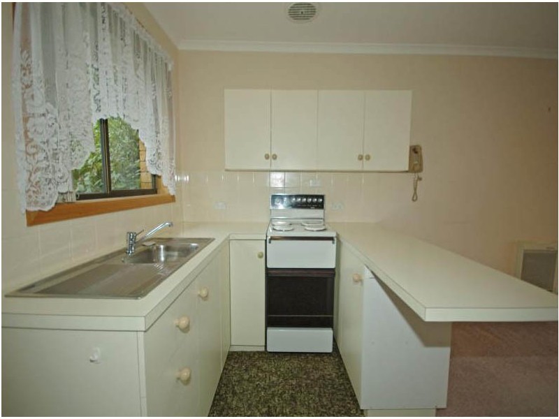 402 Village Drive, Kingston TAS 7050