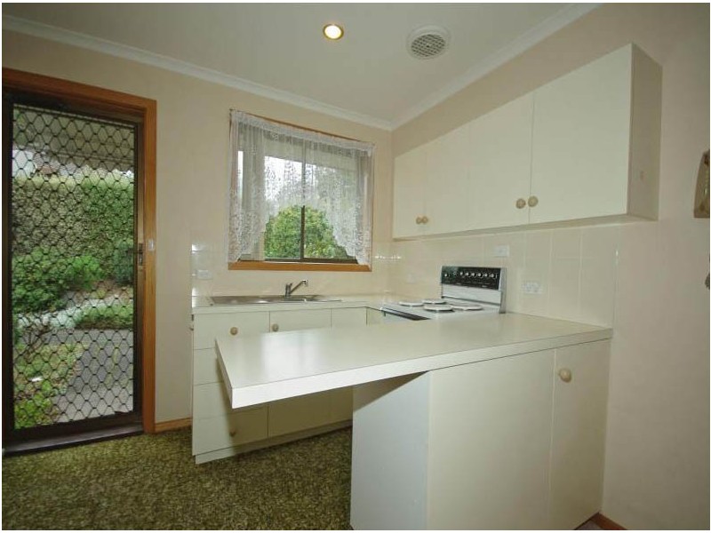 402 Village Drive, Kingston TAS 7050