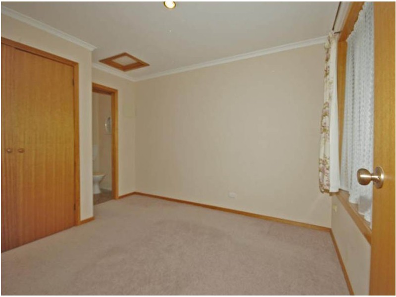 402 Village Drive, Kingston TAS 7050