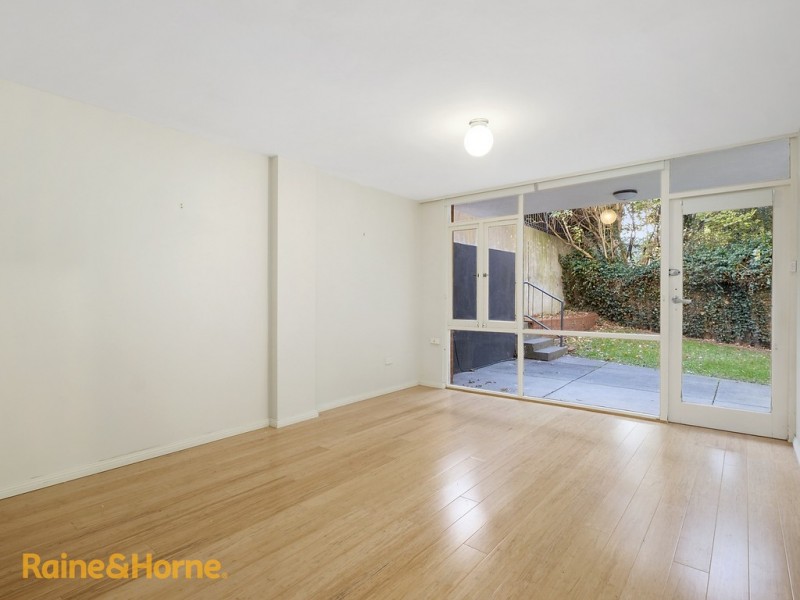 3/2 Lauramont Avenue, Sandy Bay TAS 7005