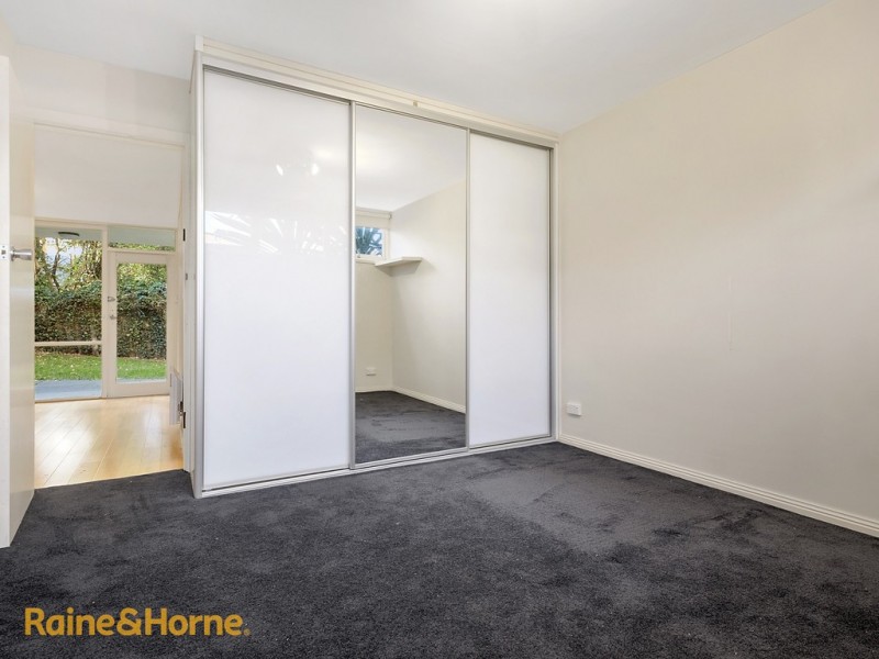 3/2 Lauramont Avenue, Sandy Bay TAS 7005