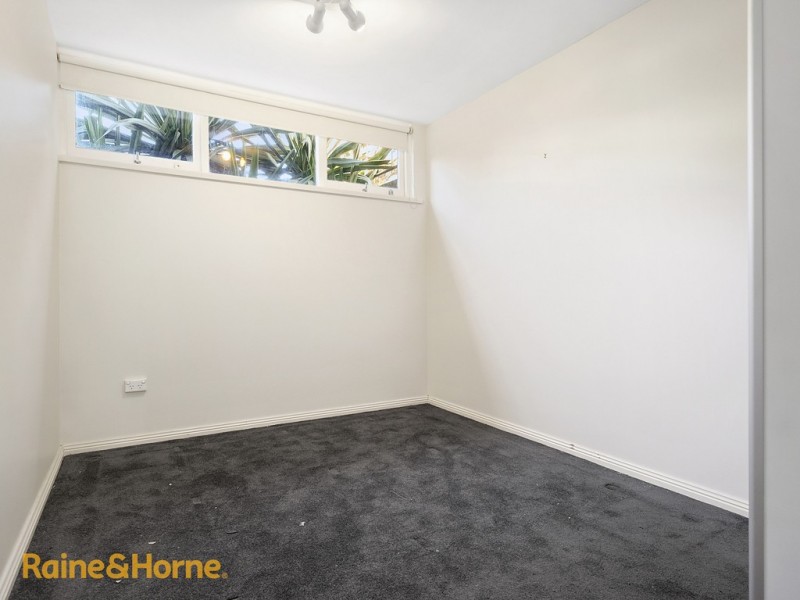 3/2 Lauramont Avenue, Sandy Bay TAS 7005