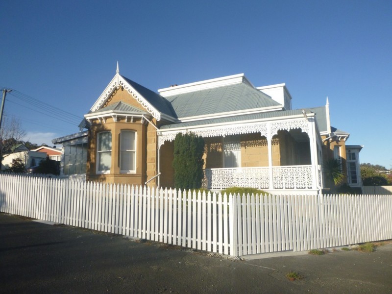 1 Lowelly Road, Lindisfarne TAS 7015