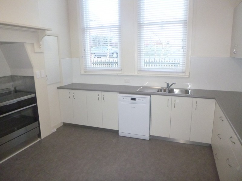 1 Lowelly Road, Lindisfarne TAS 7015