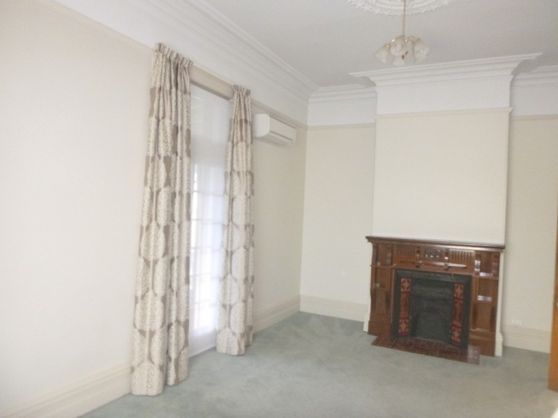 1 Lowelly Road, Lindisfarne TAS 7015