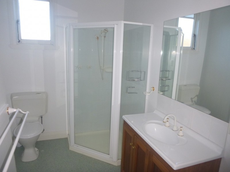 1 Lowelly Road, Lindisfarne TAS 7015
