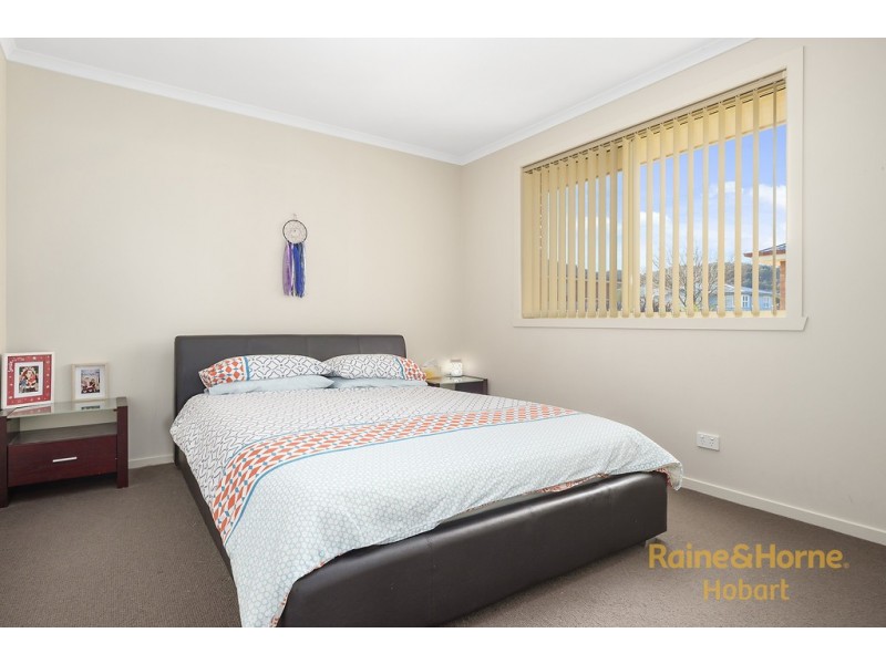 2/6 Ralph Terrace, Rokeby TAS 7019