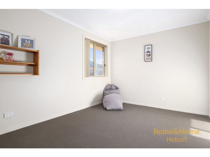 2/6 Ralph Terrace, Rokeby TAS 7019