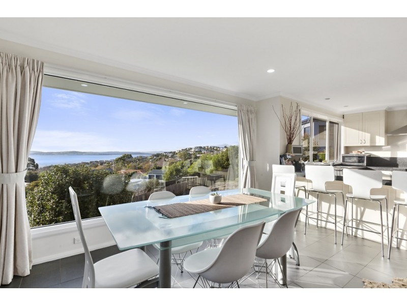 23 Tinderbox Road, Blackmans Bay TAS 7052