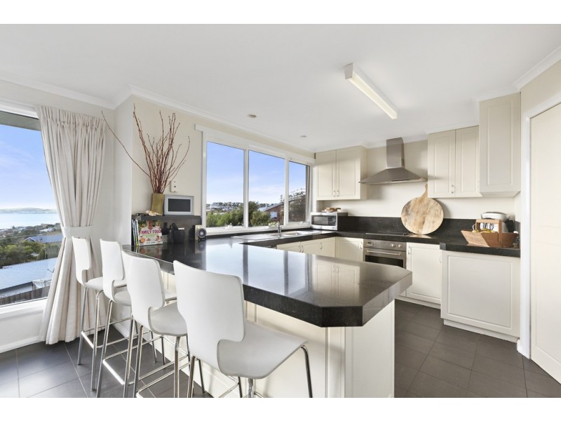 23 Tinderbox Road, Blackmans Bay TAS 7052