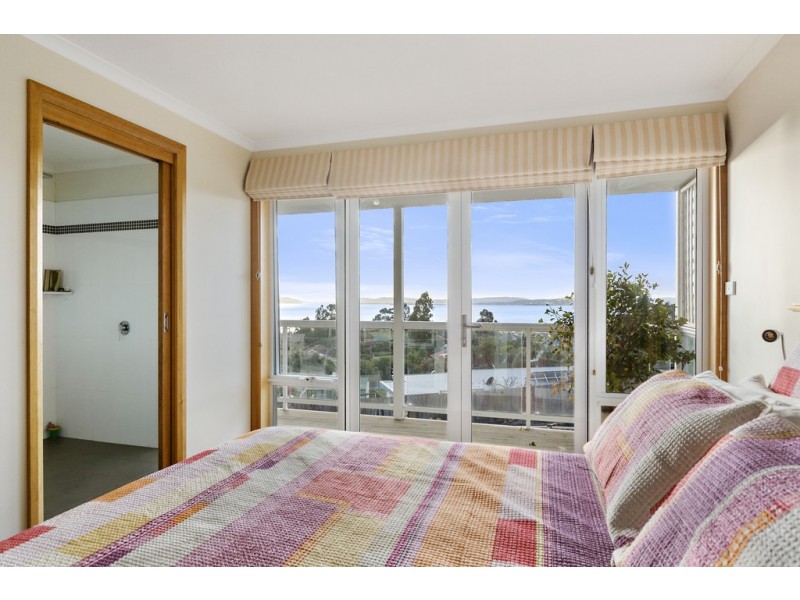 23 Tinderbox Road, Blackmans Bay TAS 7052