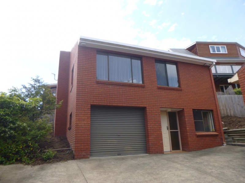 2/275 Churchill Avenue, Sandy Bay TAS 7005