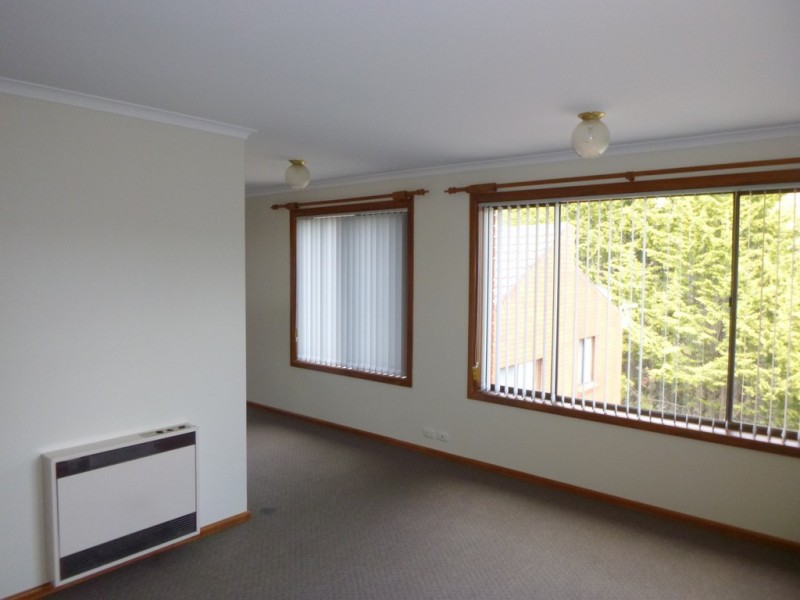 2/275 Churchill Avenue, Sandy Bay TAS 7005