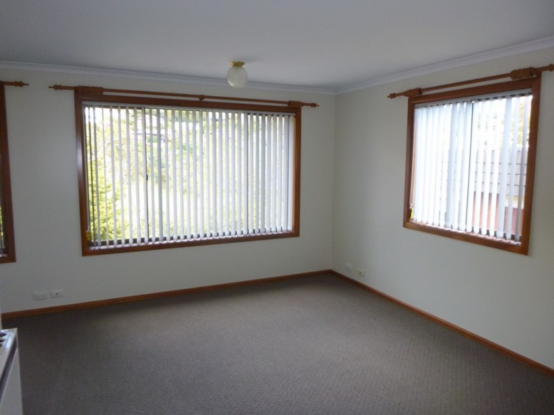 2/275 Churchill Avenue, Sandy Bay TAS 7005