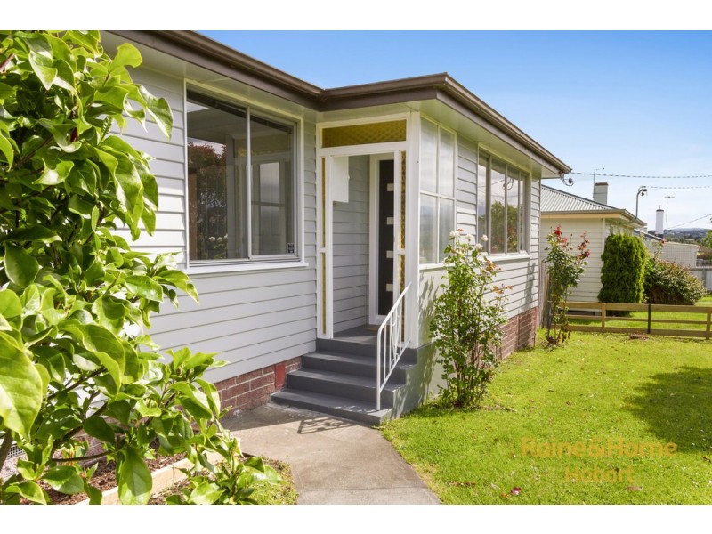 18 Maroubra Circle, Chigwell TAS 7011