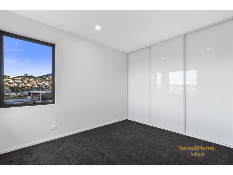 Units 1 and 2, 5 Denning Close, New Town TAS 7008