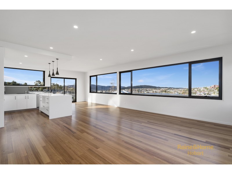 Units 1 and 2, 5 Denning Close, New Town TAS 7008