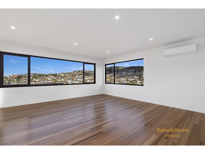 Units 1 and 2, 5 Denning Close, New Town TAS 7008