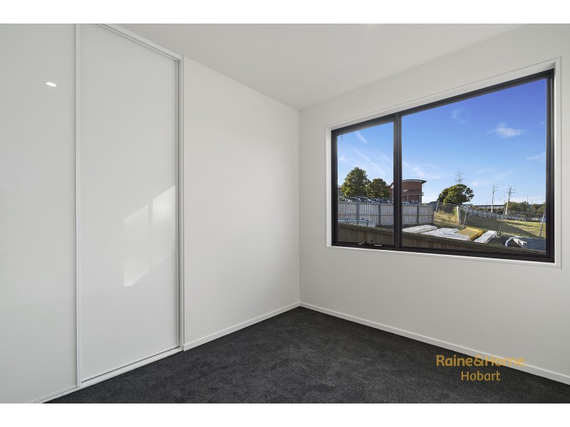 Units 1 and 2, 5 Denning Close, New Town TAS 7008