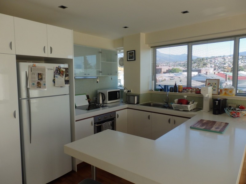 4a/33 Tower Road, New Town TAS 7008