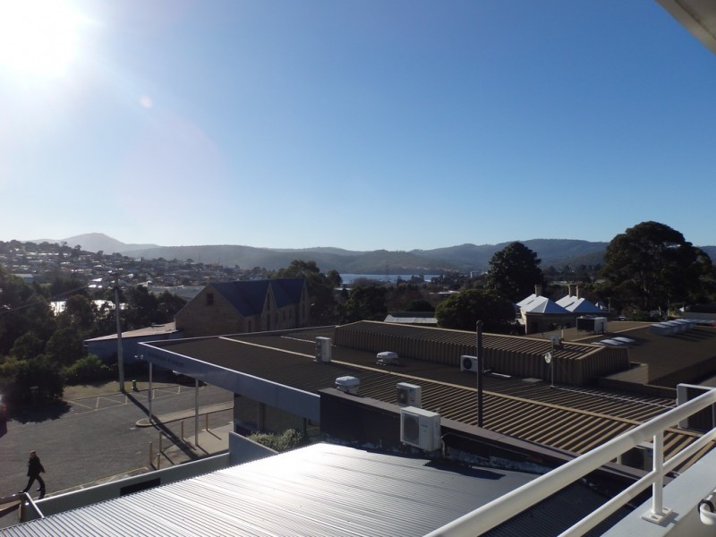 4a/33 Tower Road, New Town TAS 7008