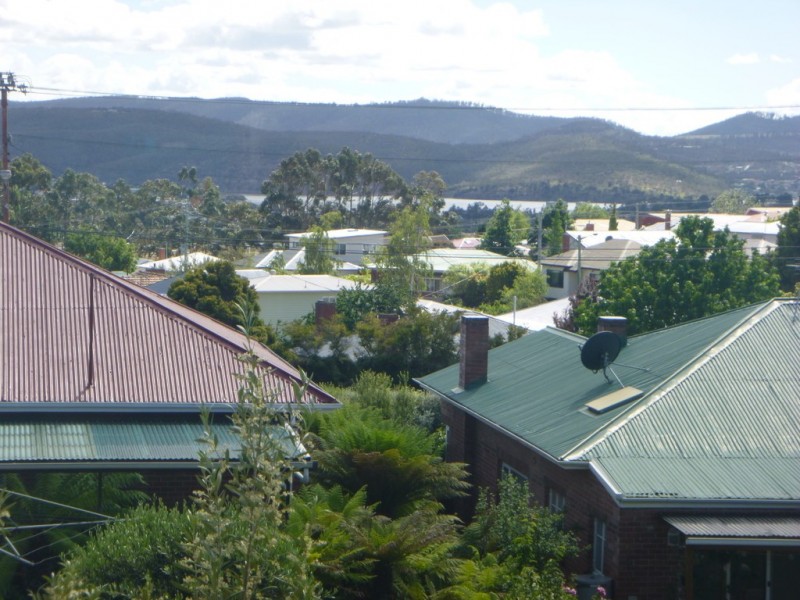 6 Edge Avenue, Lenah Valley TAS 7008