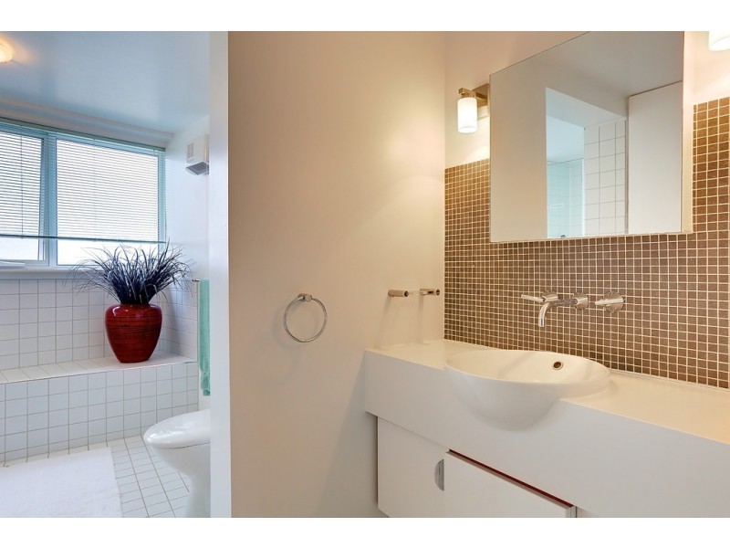 9/33 Tower Road, New Town TAS 7008